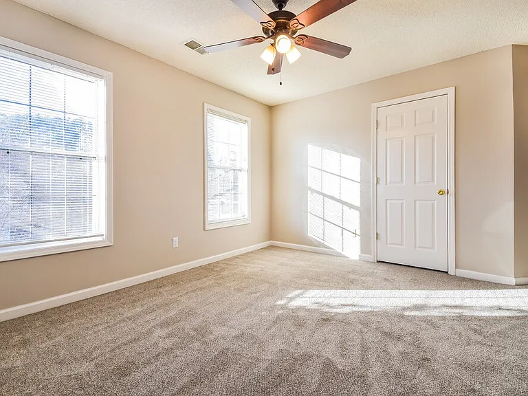 208 Chesapeake Ln — Photo 14