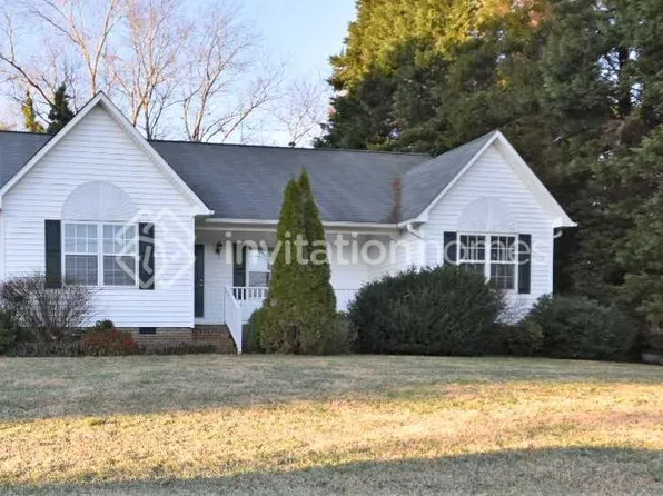 3996 Leinbach Dr, Winston Salem, NC 27106