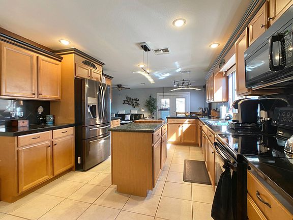 3rd image of 7546 W Georgia Ave