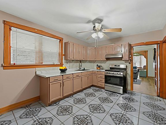 3rd image of 1632 S 50th Ct