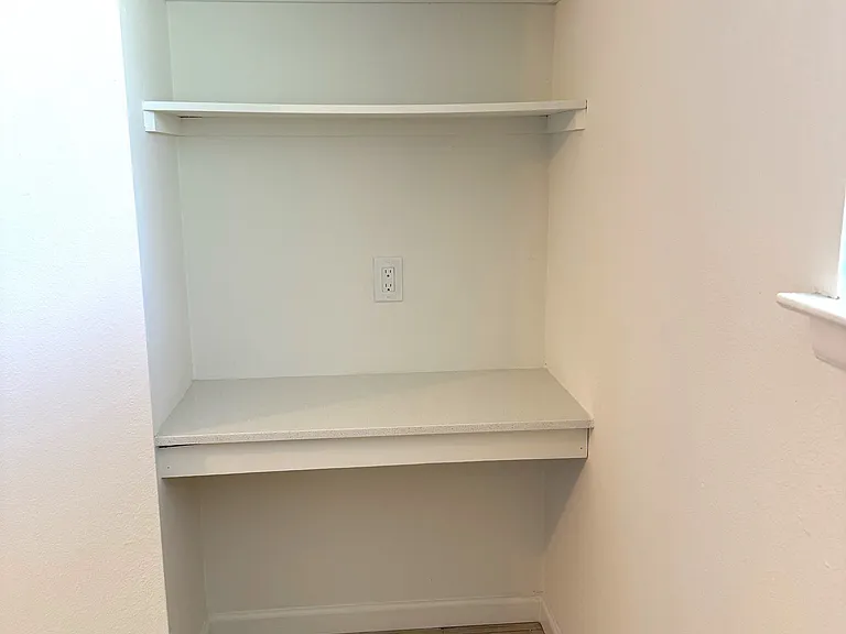 402 Cornell Dr SE — Photo 8