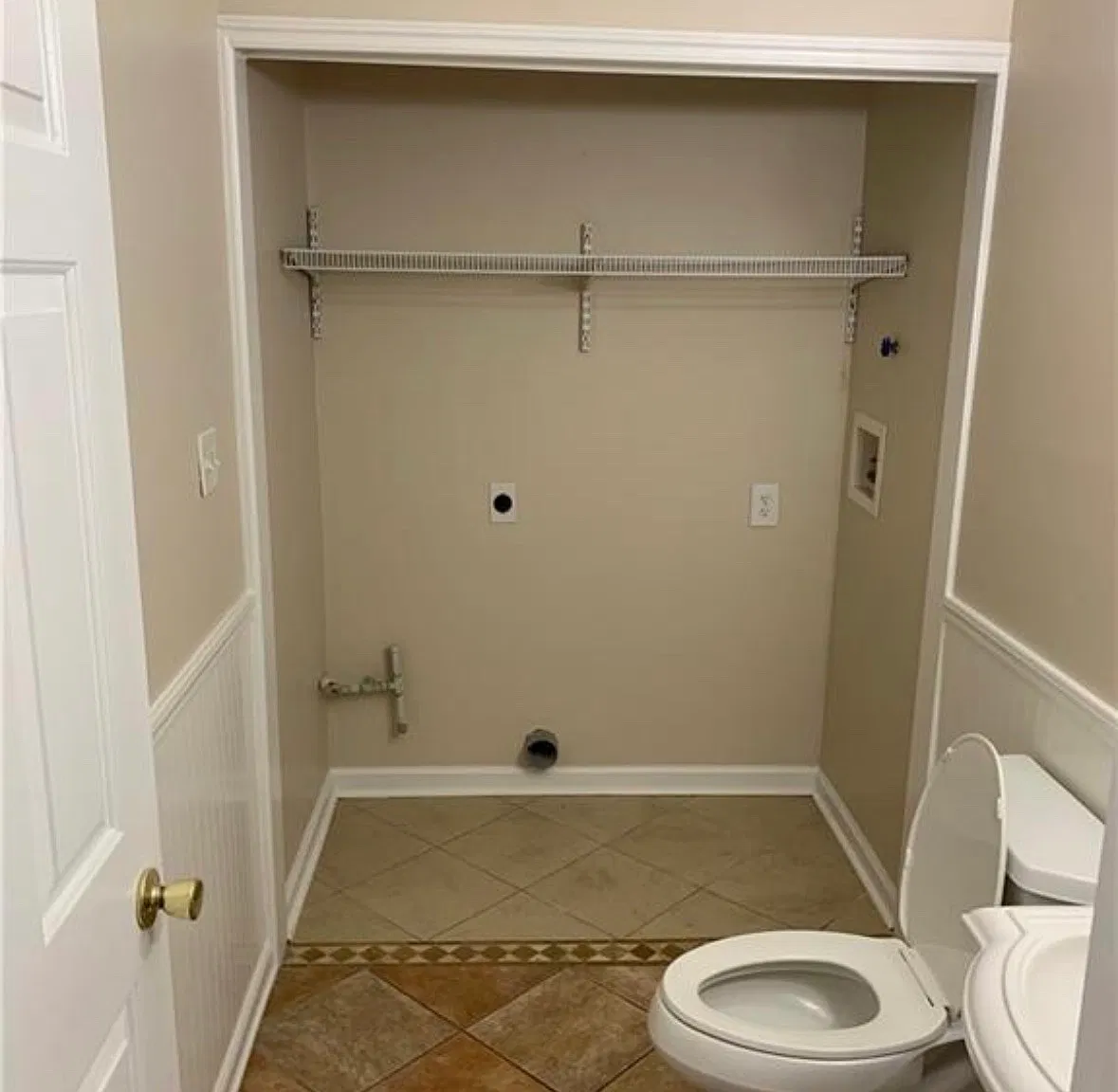 4 bed, 2.5 bath, 2415 sqft, $2,550 — Photo 2