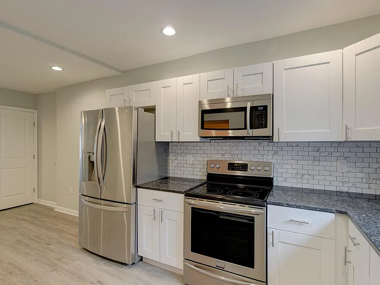 4021 Howland St — Photo 13
