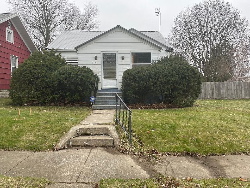 1st image of 2111 Catalpa Ave