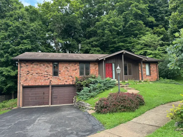 439 Madewood Ln, Chesterfield, MO 63017