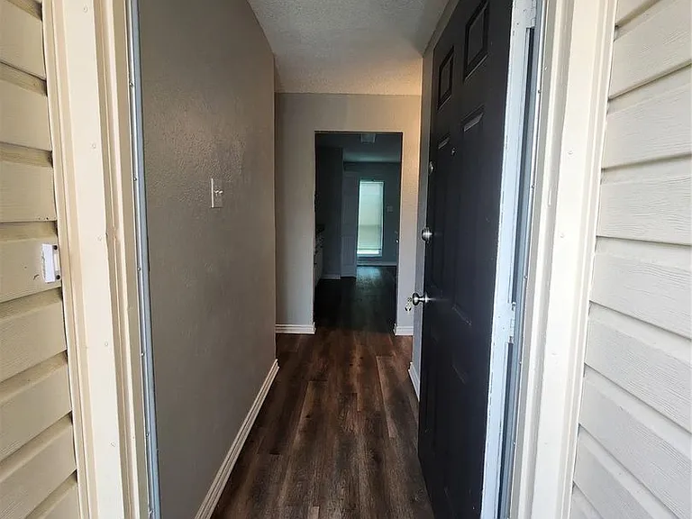 10129 Peppertree Ln — Photo 2