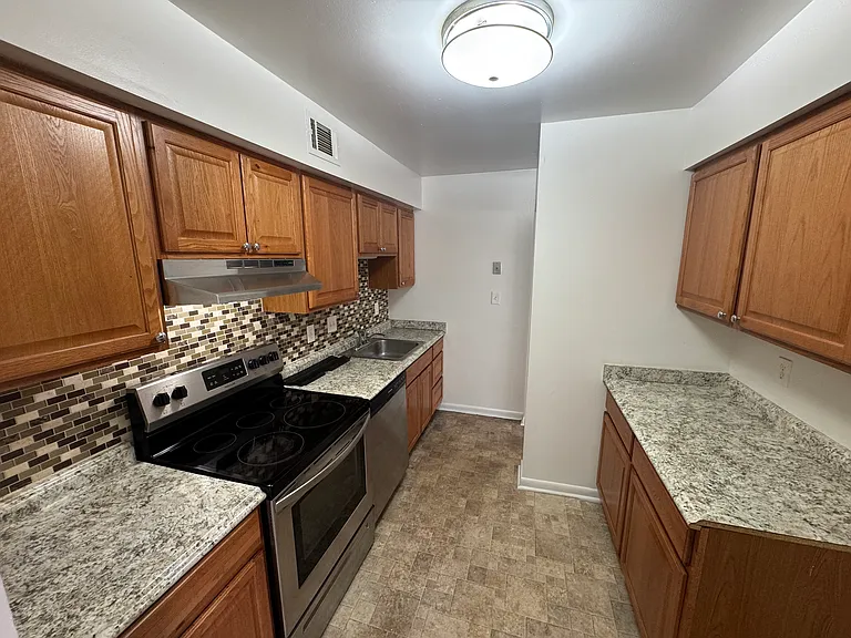 1485 Ventura Way — Photo 4