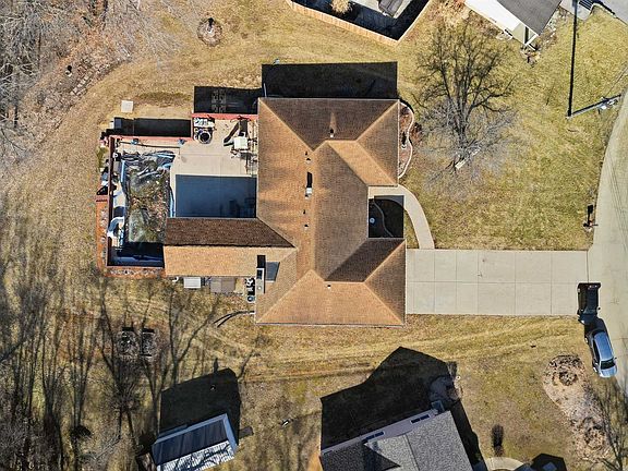 3rd image of 1934 Philip Dr