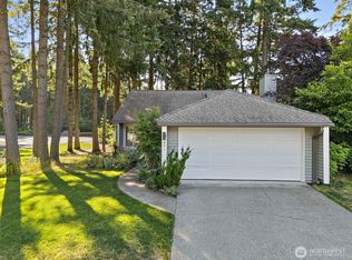 651 Malibu Dr SE, Lacey, WA 98503
