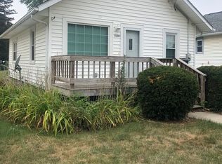 1320 Englewood Ave, Waterloo, IA 50701