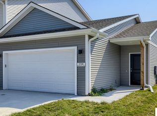 4606 Schilling Ct, Papillion, NE 68133