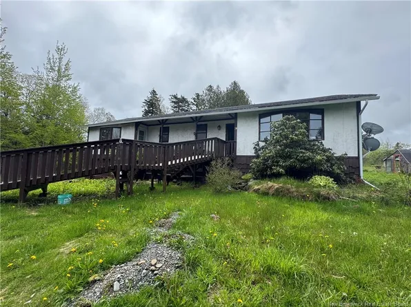 29 Smiths Ln, Grand Manan, NB E5G 4B1