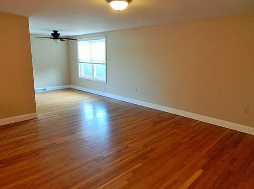 3rd image of 73 New York Ave