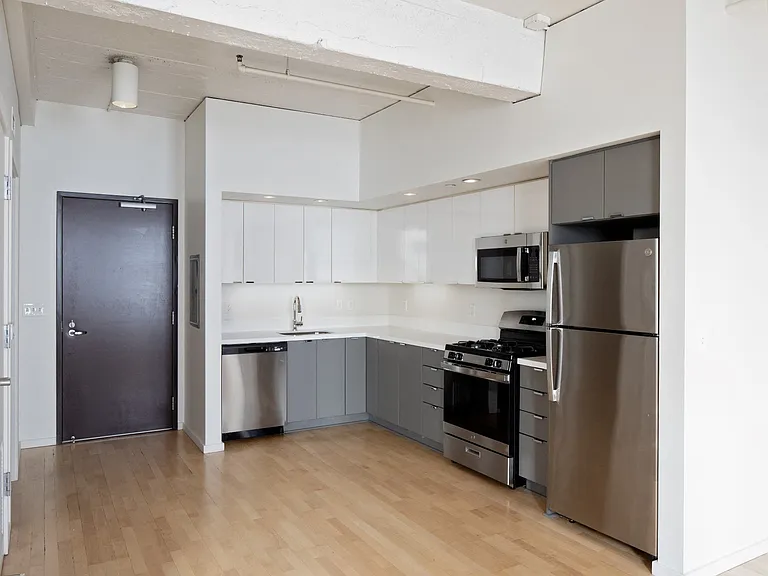 Crane Flats and Lofts — Photo 14