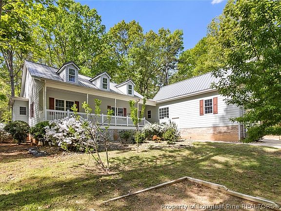3rd image of 104 Greenside Ln