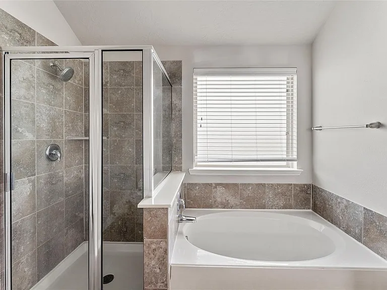 8014 Oxbow Manor Ln — Photo 22