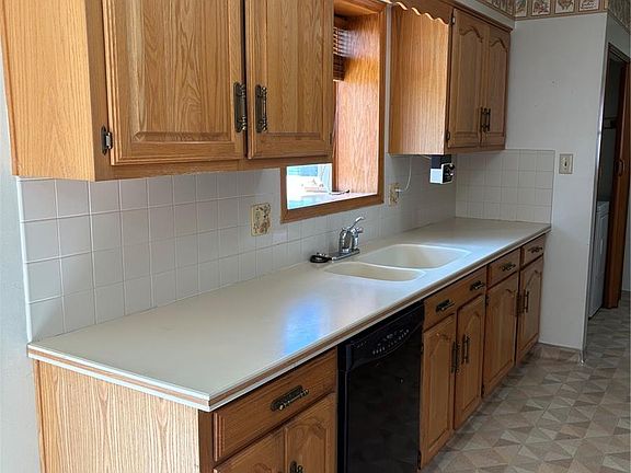 5th image of 2753 S Benton Street