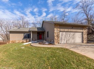 1721 Wolf River Ln NW, Cedar Rapids, IA 52405