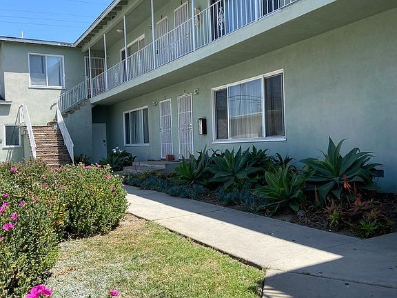 4th image of 4436 N Lakewood Blvd APT F