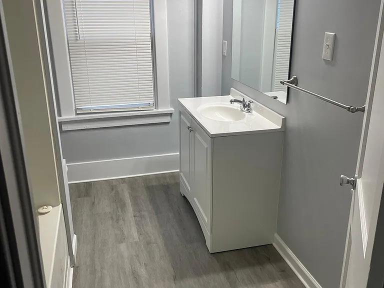 913 Broad Ave NW #2 — Photo 3
