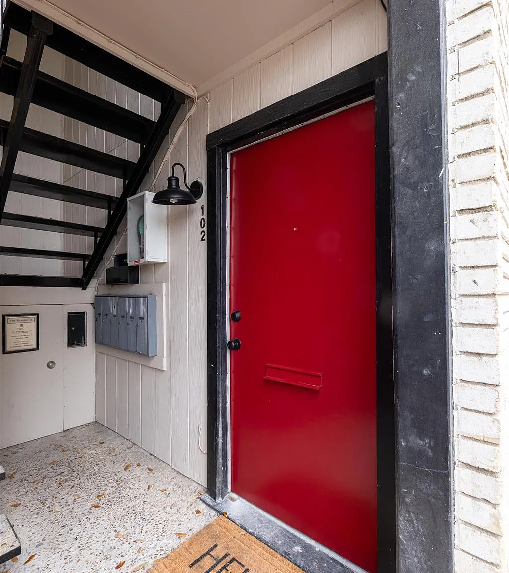 1 bed, 1.0 bath, 1080 sqft, $1,600 — Photo 2