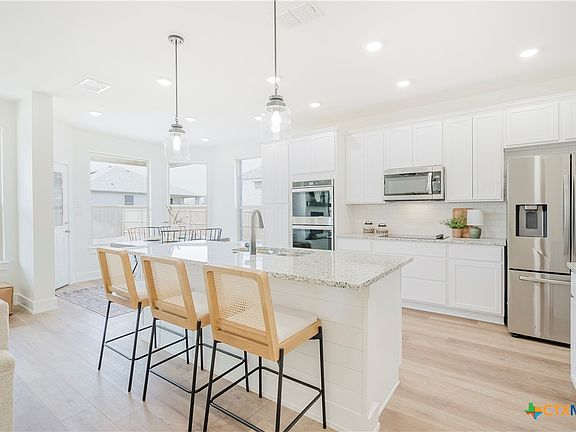 5th image of 8719 Hidden Oaks Dr