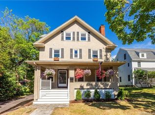 18 Vanderbilt Rd, West Hartford, CT 06119