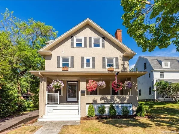 18 Vanderbilt Road, West Hartford, CT 06119
