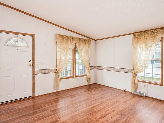 3rd image of 152 Eagle Drive