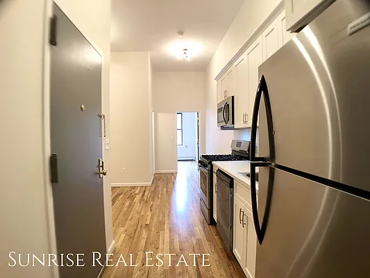 Rented by Sunrise Real Estate | media 33
