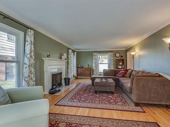 4th image of 1116 E Oakside St