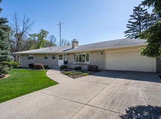 427 Cherry Hill Dr, Mount Pleasant, WI 53406