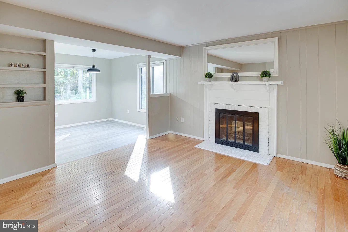 4 bed, 3.5 bath, 2702 sqft, $3,400 — Photo 2