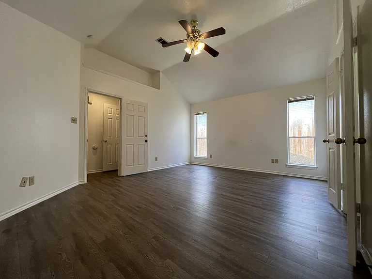 5904 Creekway St — Photo 9