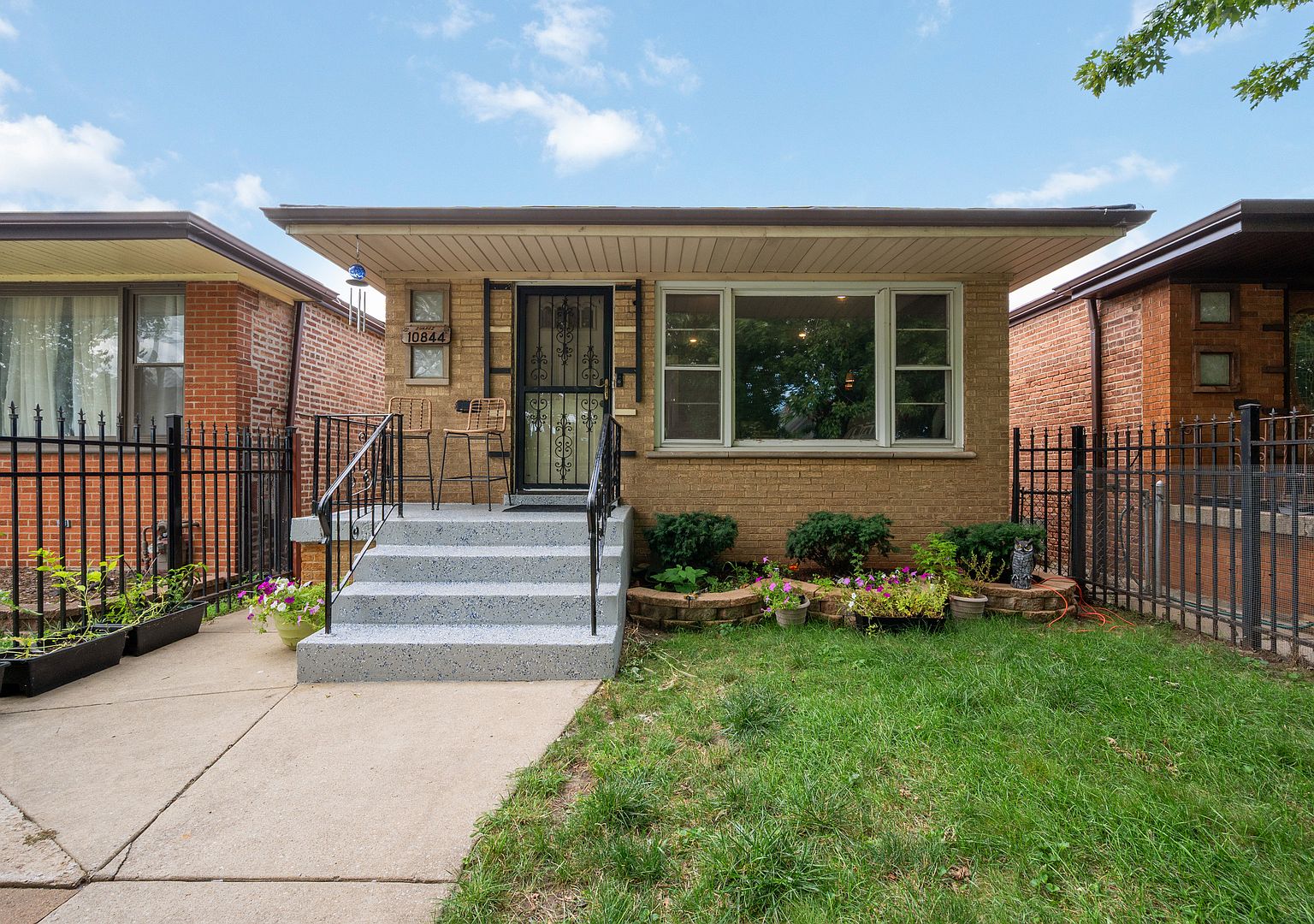 10844 S Green Bay Ave, Chicago, IL 60617 | Zillow