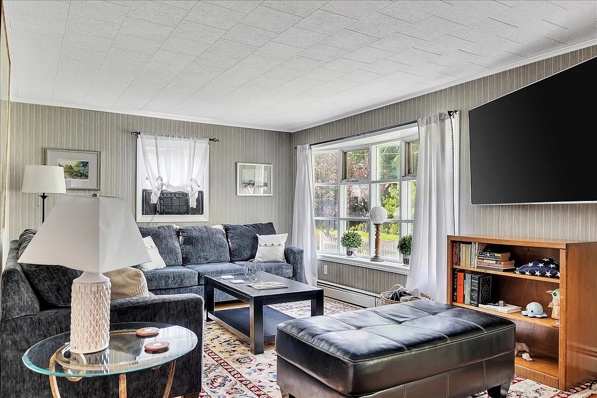 3 bed, 1278 sqft, $3,000 — Photo 3