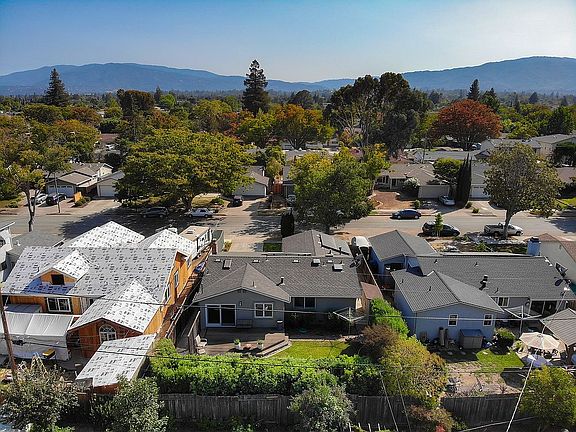 4th image of 4493 Norwich Way