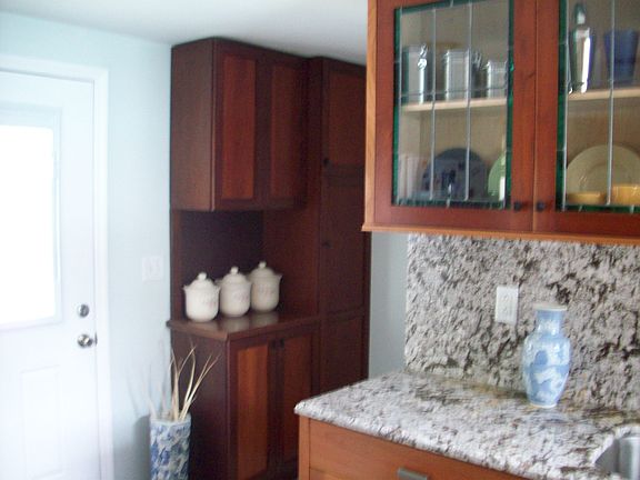 Built in entry cabinet