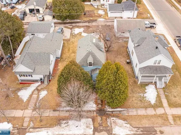 522 12th St N, Virginia, MN 55792