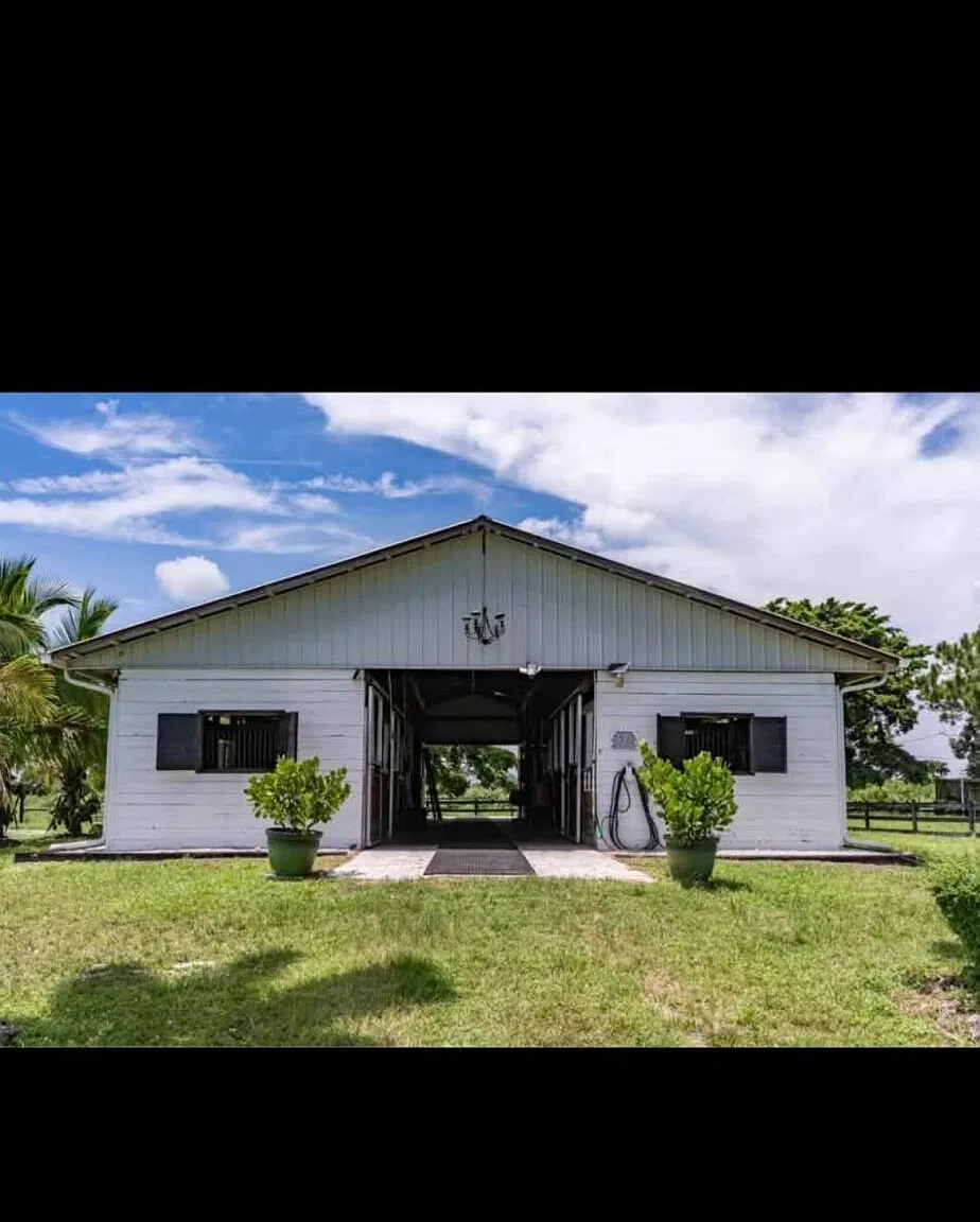 Studio, 4800 sqft, $8,500 — Photo 1
