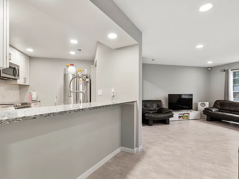 223 Village Circle Dr #223 — Photo 5