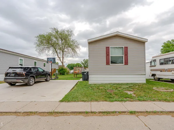 106 Deer St W, Mandan, ND 58554