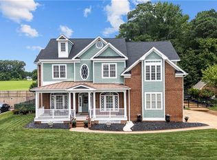 821 Redleafe Cir, Chesapeake, VA 23320