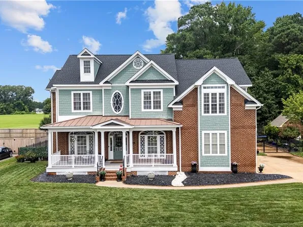 821 Redleafe Cir, Chesapeake, VA 23320