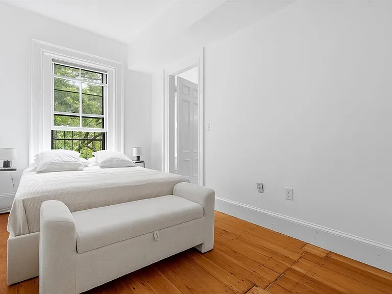 302 Commonwealth Ave #C — Photo 9