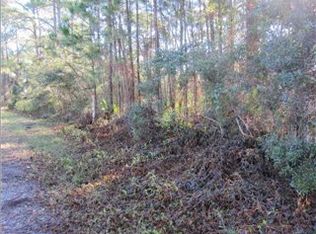 932 E Pine Ave, Eastpoint, FL 32328