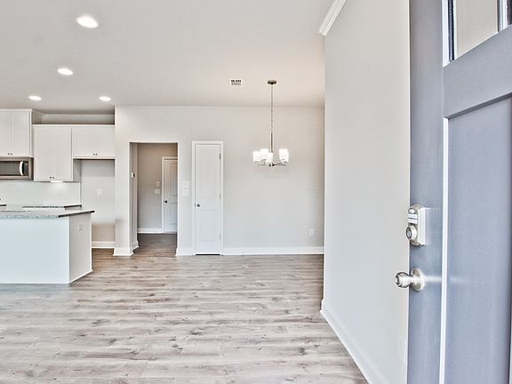 4th image of 777 Belrose Dr #34