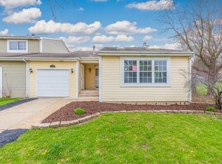 412 Honeytree Dr, Romeoville, IL 60446