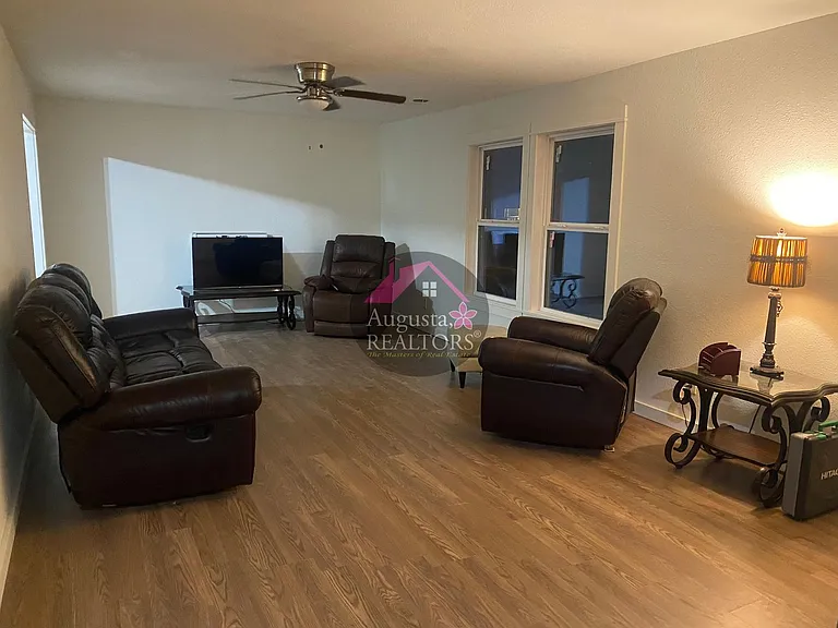 1482 Burger St — Photo 5