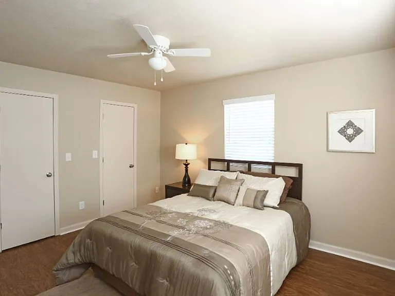 Preston Square Apartments - Now Offering $200 Off Move-In Costs! — Photo 28